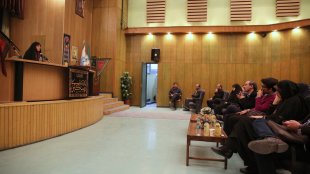 نشست دانشجویی زنان عاشورایی ونقش ویژه حضرت زینب (س)