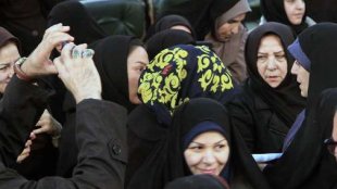 لزوم ایجاد فرصتهای شغلی مناسب برای زنان سرپرست خانوار