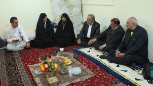 مولاوردی با خانواده یکی از زندانیان دیدار کرد/ تاکید بر توانمندسازی و بهبود وضعیت و شرایط خانواده زندانیان