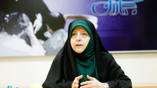 نگاه‌های منفی، بازدارنده و واپس‌گرایانه نسبت به زنان خیلی زیاد است