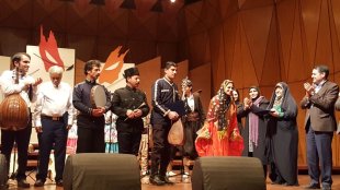معصومه ابتکار از خنیاگران 6 اقلیم تجلیل کرد
