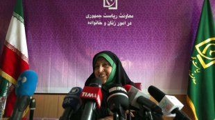 موضوع زن و خانواده موضوعی ملی است/ باید با پرهیز از نگاه جناحی و گروهی نسبت به زن و خانواده به مسایل مربوط به این حوزه رسیدگی کرد/ باید سخنان نسل جوان را شنید و در مسیر رفع مشکلات گام برداشت