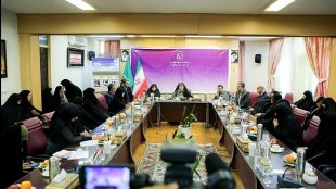 دکتر معصومه ابتکار در نشست با زنان ایثارگر دهه فجر1357:انقلاب اسلامی مدیون خون شهدا و ایثارگران و مرهون از خود گذشتگی ، ایثار و صبوری خانواده های آنان است