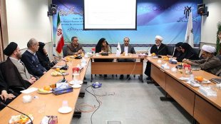 لزوم تقریب هر چه بیشتر دیدگاه دو نهاد حوزه و دانشگاه از بعد نظری و کاربردی به یکدیگر