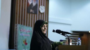 بانوی ایرانی، عزت، اقتدار و توانایی/ تولید 75 درصد صنایع دستی کشور در دست بانوان