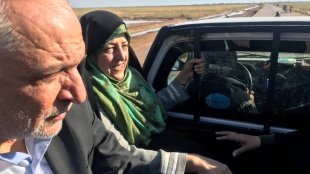 معاون رییس جمهوری در امور زنان و خانواده در سفر به خوزستان؛ بازدید از مناطق سیل زده شهرستان