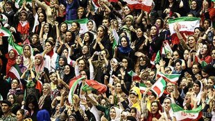 معاون حقوقی رئیس جمهوری اعلام کرد: دولت موافق حضور زنان در ورزشگاه‌ها است
