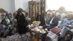 دیدار معاون امور زنان و خانواده رئیس جمهور با خانواده معظم شهید باب اله مولایاری