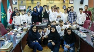 ذهن خلاق نوجوانان ایرانی می تواند به حل مشکلات کشور کمک کند/ تقدیر از مدال آوران مسابقات جهانی رباتیک مالزی