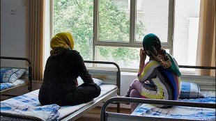 پاسخ به تیتری منفی در مورد زنان کارتن خواب