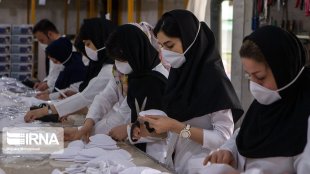 بانوان قزوینی داوطلب تولید لباس های ضد کرونا شدند