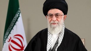 رهبر معظم انقلاب اسلامی: قوی‌ترین پایه تربیت فکری و روحی انسان در کانون خانواده قرار دارد
