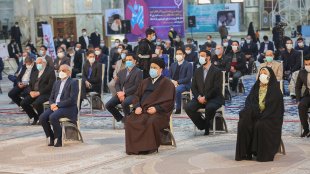 سید حسن خمینی در اختتامیه جشنواره فرهنگی هنری «دختران امروز»: امام راحل دوگانگی هایی که برای زنان در جامعه وجود داشت، برداشت...