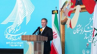 نقش اساسی زنان در به شکست نشاندن سیاست فشار حداکثری آمریکا