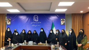 تاریخ را مردان می نویسند اما زنان آن را امضا می کنند