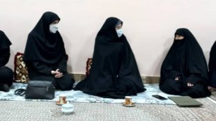 معاون رییس جمهوری با نخستین زن اسیر ایرانی جنگ تحمیلی دیدار کرد