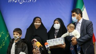 نشست تجلیل از خانواده های فرزندپذیر برگزار شد