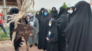 معاون رییس‌جمهور به یاد بانوان شهید گلستان نهال کاشت