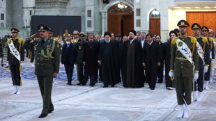 تجدید میثاق معاون رئیس جمهور با آرمان‌های امام راحل و شهدای انقلاب اسلامی 