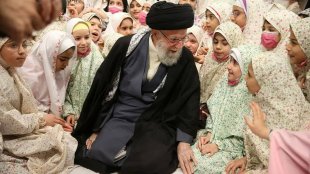 امسال نه تنها در آستانه روز زن، که در روز مرد هم دختران مهمان پدر بودند