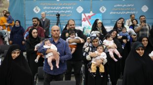 دکتر خزعلی در جمع چند قلوها 