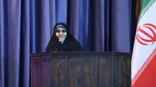 کیفیت و کمیت نسل آینده به معلمان بستگی دارد/ درخواست از دانشجومعلمان برای حضور در ویترین دخترانه پیامرسان‌های ایرانی