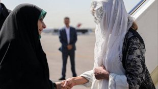پوری دنیا میں خواتین کی طرف سے انسانی حقوق کی نگرانی کی ضرورت/ دشمن کی جانب سے مسلم خواتین کی شناخت ختم کرنے کی کوششوں سے مقابلہ 