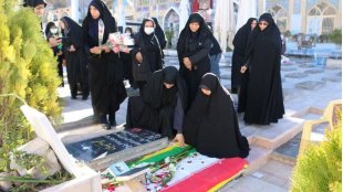ادای احترام به مقام والای سپهبد شهید حاج قاسم سلیمانی و شهدای حادثه تروریستی‌ کرمان
