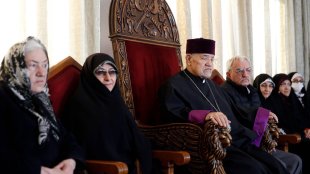 گزارش تصویری دیدار دکتر خزعلی با اسقف اعظم «سیبوه سرکیسیان» خلیفه ارامنه تهران