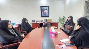 دیدار صمیمانه دکتر انسیه خزعلی با خانواده شهیدان صدر
