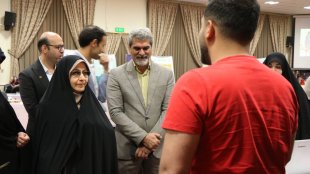 بازدید معاون رئیس‌جمهور در امور زنان و خانواده از دستاوردهای فعالان و کارآفرینان مستقر در پارک علم و فناوری دانشگاه سمنان