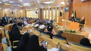 دشمن در جنگ نرم به دنبال سلب هویت و معنویت ما است
