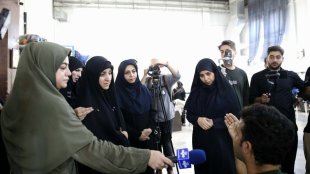  بهروزآذر: یکی از مهمترین بخش های مورد توجه دولت، موضوع زنان سرپرست خانوار است + فیلم
