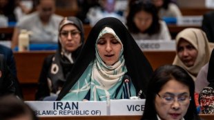 در پایان اجلاس اسکاپ:
ایران درخواست خود برای عمل بر اساس قوانین ملی در حوزه‌های غیراجماعی را در نشست اسکاپ ثبت کرد.