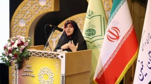 معاون رییس جمهور در همایش بانوان فرهیخته در شهرستان خمین: "حضور زنان در جامعه؛ از الگوی مادری تا نقش‌آفرینی در توسعه کشور"
