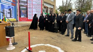 5-7/با حضور معاون رئیس‌جمهور در امور زنان و خانواده؛کلنگ پروژه احداث بازارچه مشاغل خانگی و مرکز آموزش فنی‌وحرفه‌ای کار آفرینی و مهارت‌های کسب‌وکار زنان سرپرست خانوار بوشهر بر زمین زده شد.