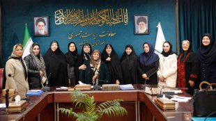 نشست معاون رئیس‌جمهور با کمیته زنان خانه احزاب: تأکید بر حقوق زنان و لزوم تغییرات فرهنگی در مقابله با خشونت
