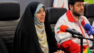 بازدید معاون رییس جمهور در امور زنان و خانواده از ستاد ملی خدمات یکپارچه نوروزی جمعیت هلال احمر