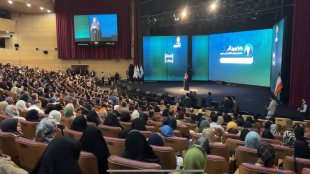 بهروزآذر:دولت به دنبال شکوفایی مشاغل خانگی و کسب و کارهای خانوادگی است
