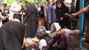 گزارش تصویری بازدید معاون امور زنان و خانواده ریاست جمهوری از روند خروج اتباع غیرمجاز از کشور در مرز دوغارون
