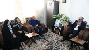 دیدار معاون رئیس‌جمهور در امور زنان و خانواده با خانواده شهید سرتیپ حمیدرضا فلاحی
