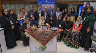 زنان روستایی و عشایر حافظان فرهنگ، امنیت غذایی و صنایع‌دستی ایران‌اندتوسعه بدون حضور هم‌زمان زنان و مردان به موفقیت نمی‌رسد