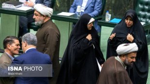گزارش زهرا بهروزآذر، معاون امور زنان و خانواده رئیس‌جمهور از عملکرد یکساله دولت در حوزه زنان و خانواده برنامه هفتم توسعه در جریان جلسه عصر امروز صحن علنی مجلس شورای اسلامی