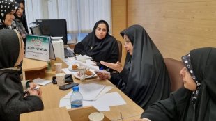 میز خدمت زنان ایثارگر و دیدار با خانواده‌های شهدا در استان زنجان برگزار شد