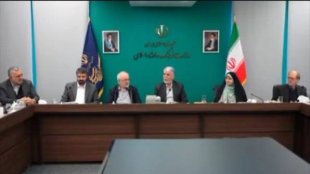 زهرا بهروزآذر معاون رئیس‌جمهور در امور زنان و خانواده و سیدعباس صالحی وزیر فرهنگ و ارشاد اسلامی، به مناسبت ولادت حضرت زهرا(س) و روز زن، شنبه 22 آذر 1404، با بانوان نویسنده‌ای که کتاب‌شان به تقریظ رهبر معظم انقلاب رسیده است، دیدار کردند. 
