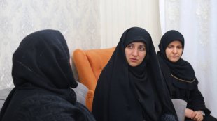دیدار معاون رئیس‌جمهور با دو تن از خانواده‌های جان‌باختگان ناآرامی‌های اخیر
