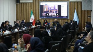 زنان در ایام جنگ پای کار ایران بودند / بسته حمایتی از بانوان با هدف تسهیل اشتغال ارائه می‌شود